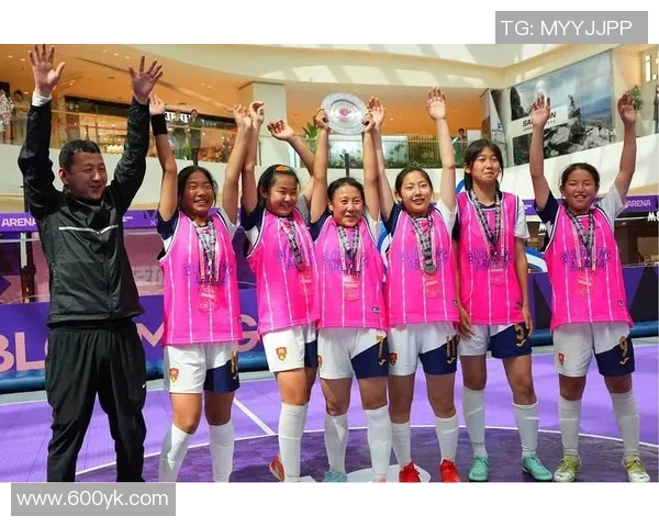 街头足球明星高清瞬间捕捉展现运动魅力与生活风采