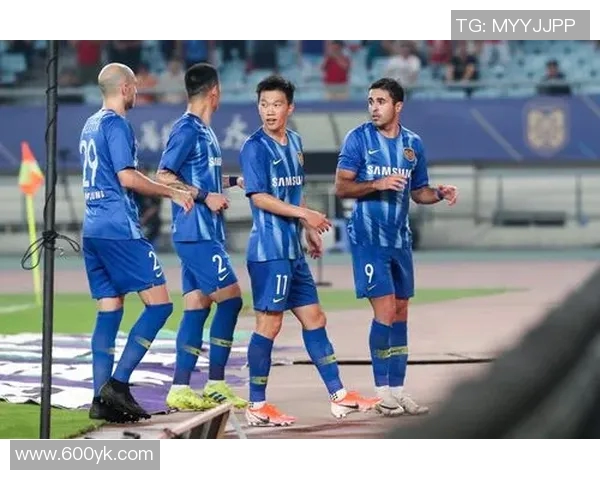 羽毛球战术解析:探讨上海羽毛球队的边路渗透策略与技巧 羽毛球战术解析:探讨上海羽毛球队的边路渗透策略与技巧