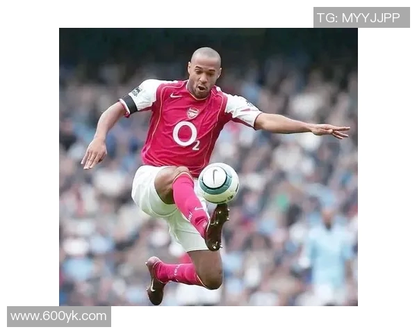 全球足球巨星风采揭秘:他们的成就与传奇故事 全球足球巨星风采揭秘:他们的成就与传奇故事