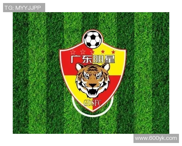 后背纹身展现足球明星个性魅力与运动精神的完美结合 后背纹身展现足球明星个性魅力与运动精神的完美结合