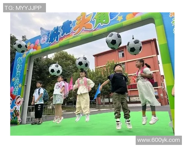 官浔小学足球明星崭露头角展现青春活力与团队精神